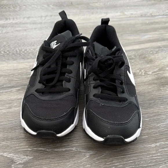 Nike Kids Black and White Sneakers - Picture 2 of 5